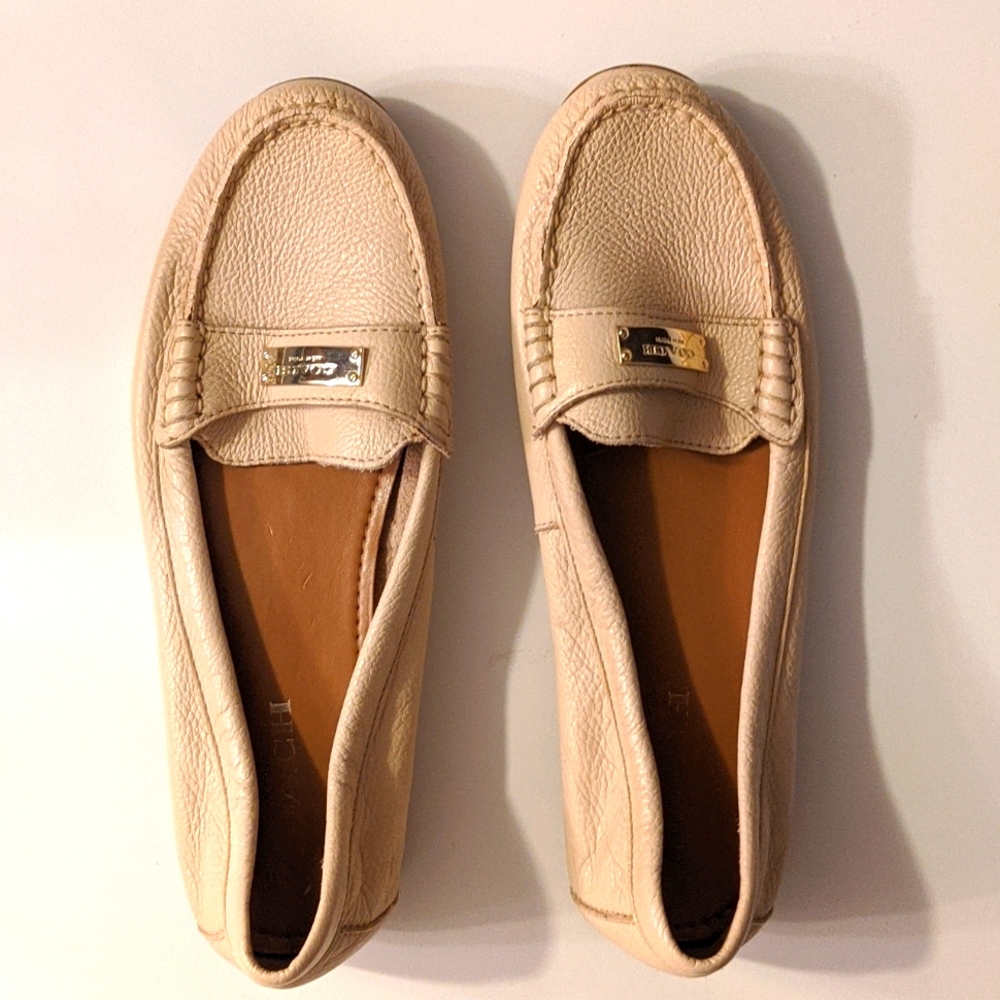 Coach light cream flats size 10 loafers, terrific condition